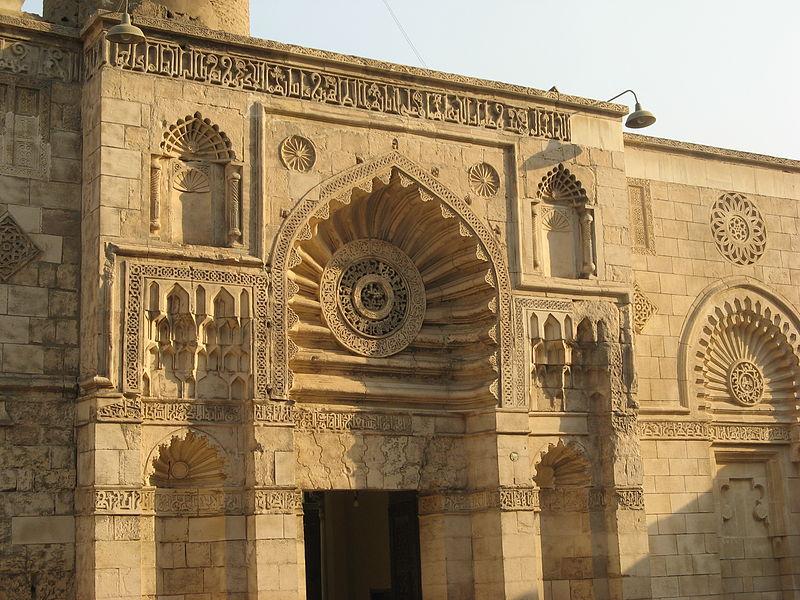 مسجد الأقمر.. معلم فاطمي يزين تاريخ القاهرة الإسلامية