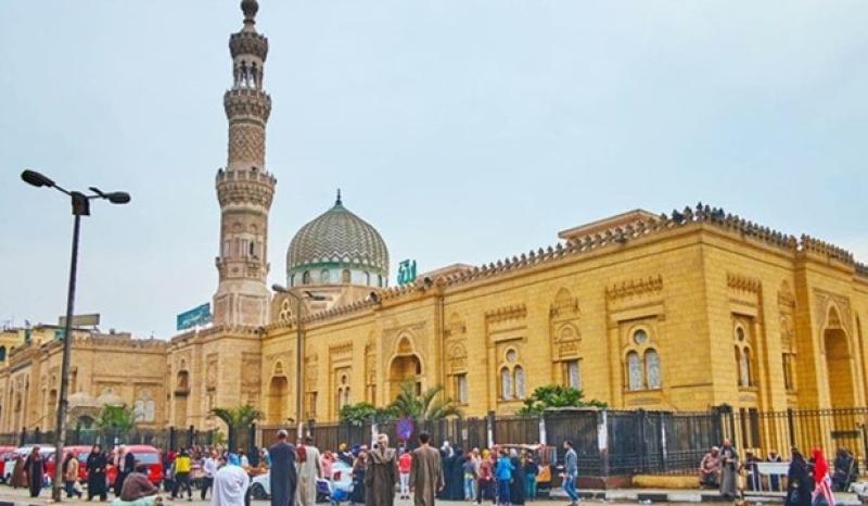 مسجد السيدة زينب.. تاريخ حافل وروحانية حاضرة في مشهد أخت الحسن والحسين بالقاهرة