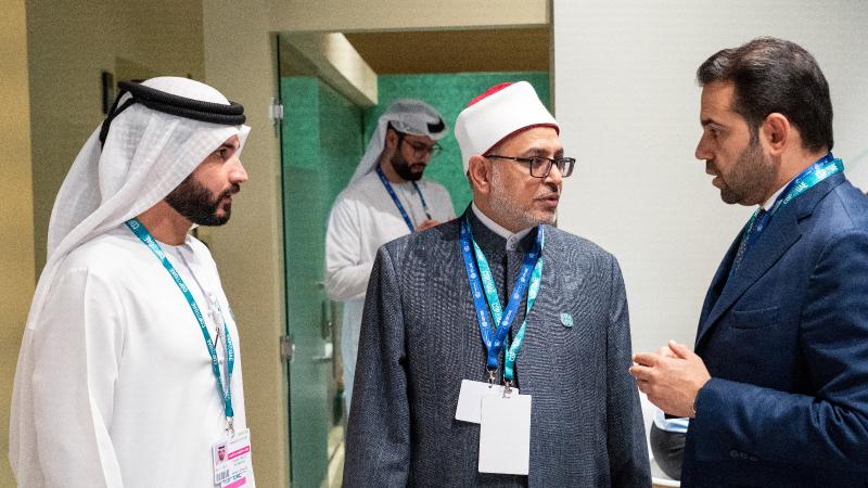 رئيس جامعة الأزهر يزور جناح الأديان في COP28 ويشيد بجهود «حكماء المسلمين» في مواجهة التحديات العالمية