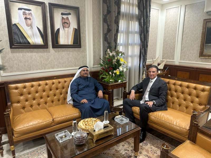 رئيس البرلمان العربي يلتقي مندوب الكويت الدائم لدى جامعة الدول العربية، ويشيد بالسياسة الحكيمة والرصينة لدولة الكويت