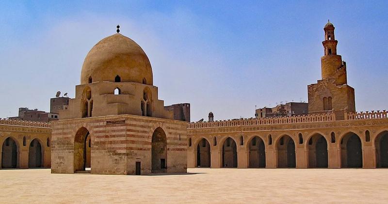 مسجد أحمد ابن طولون.. تحفة هندسية تحمل تاريخ الحضارة الإسلامية في مصر