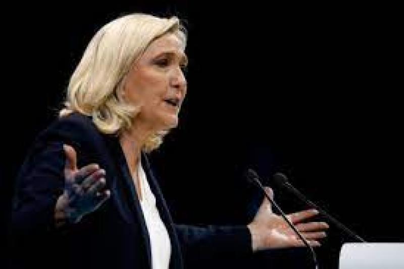 محاكمة مارين لوبن زعيمة اليمين المتطرف في فرنسا بتهمة الاختلاس