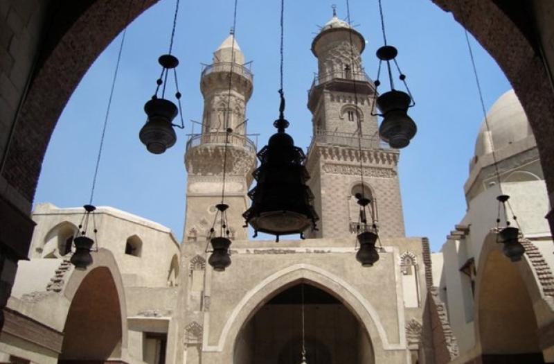 آثار إسلامية وحضارة عظيمة.. مسجد ومدرسة وضريح وبيمارستان المنصور قلاوون