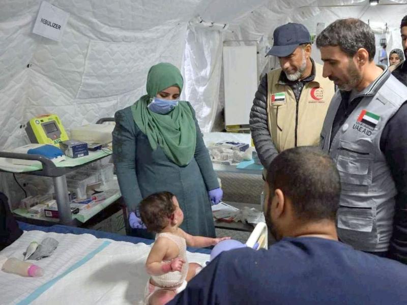 وفد من وزارة الخارجية يزور المستشفى الميداني الإماراتي في غزة