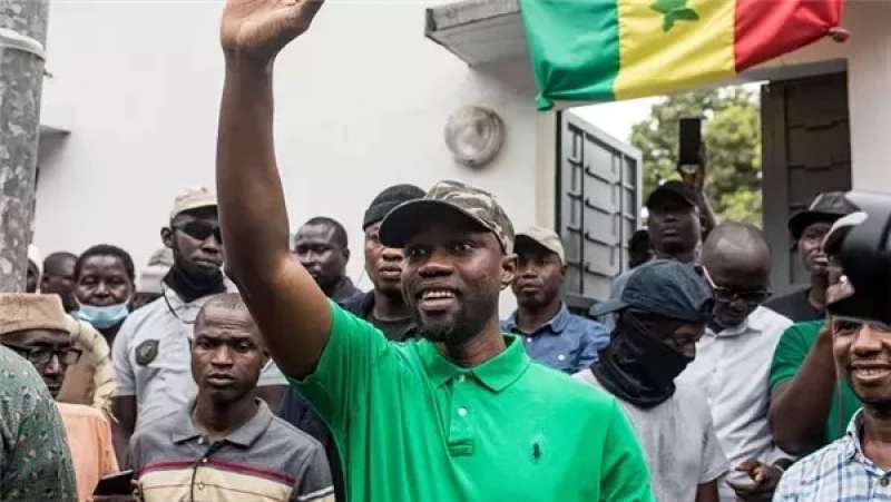 زعيم المعارضة السنغالي المسجون سونكو يترشح للرئاسة
