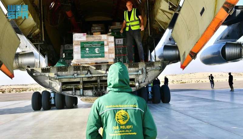 بوزن 24 طنًّا من المساعدات.. وصول الطائرة السعودية الـ34 لإغاثة الشعب الفلسطيني في غزة