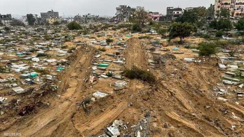 الاحتلال الإسرائيلي يعترف بنبش القبور في غزة وينقل الجثث إلى تل أبيب