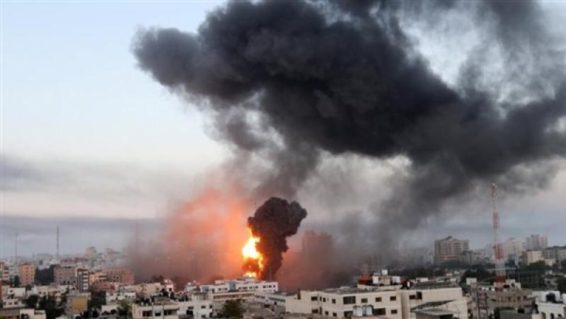 استشهاد 16 فلسطينيًا إثر قصف إسرائيلي بجنوب ووسط قطاع غزة