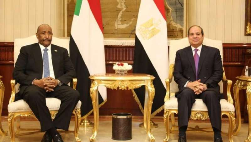 البرهان يطلع السيسي على تطورات الوضع الميداني والسياسي في السودان