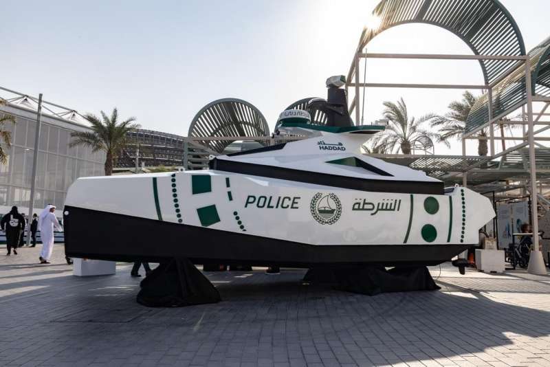  زورق أمني- دبي-الخدمات الشرطية