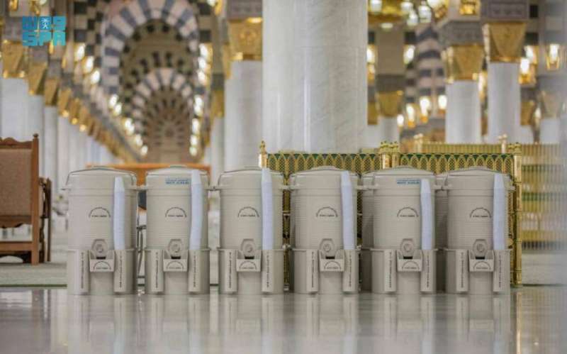 إدارة السقيا: أكثر من 400 ألف لتر من ماء زمزم بالمسجد النبوي يومياً في رمضان