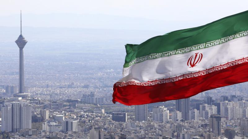 لعدم احترام العادات والتقاليد.. إيران تقيل سفيرها بعد مقابلة مثيرة للجدل بأذربيجان