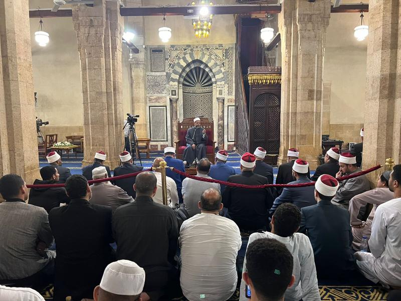 رئيس جامعة الأزهر يدعو المسلمين لتحري ليلة القدر في هذه الليالي وطلب العفو من الله