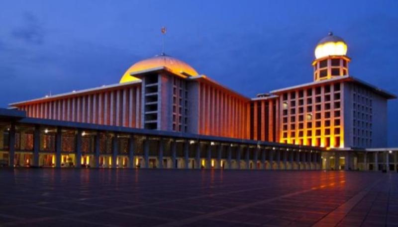 مسجد ”الاستقلال” في إندونيسيا.. الجامع الأضخم في شرق آسيا