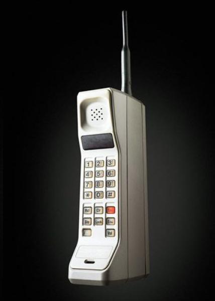 مرور 51 عامًا على أول مكالمة هاتفية عبر الهاتف المحمول