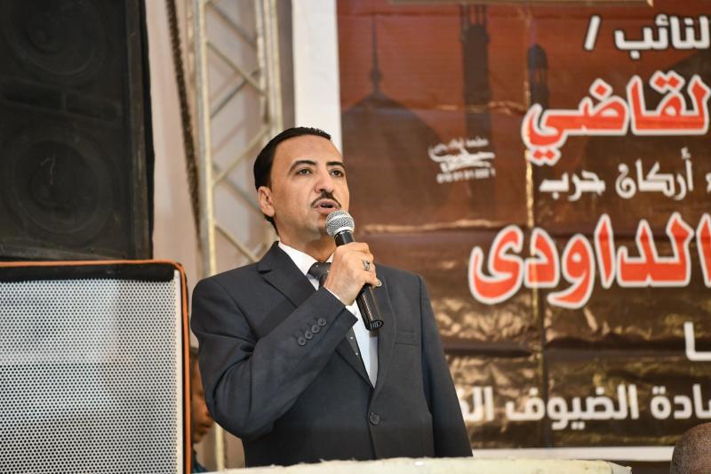 النائب محمد عزت القاضى يكرم 50 من حفظة القرآن الكريم بقنا بحضور المحافظ