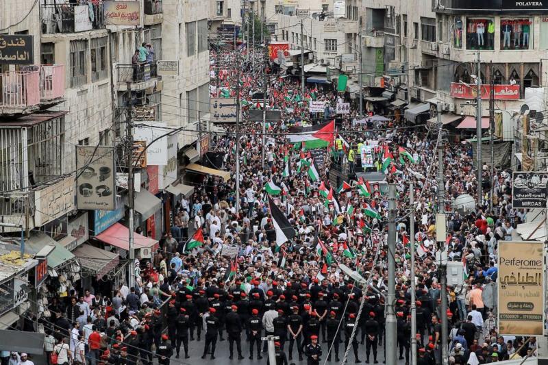 مظاهرات الأردن.. عمّان: آلاف الأردنيين بمسيرات التضامن مع الفلسطينيين في غزّة
