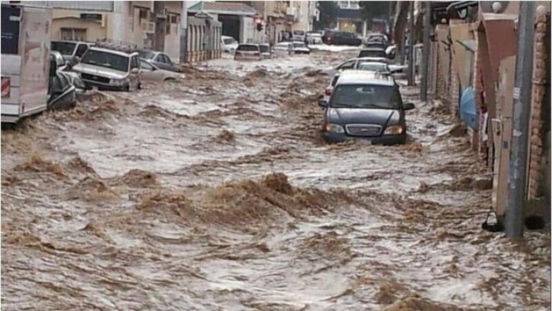 المنخفض الجوي يضرب اليمن.. سيول وفيضانات في حضرموت ومصرع 6 أشخاص