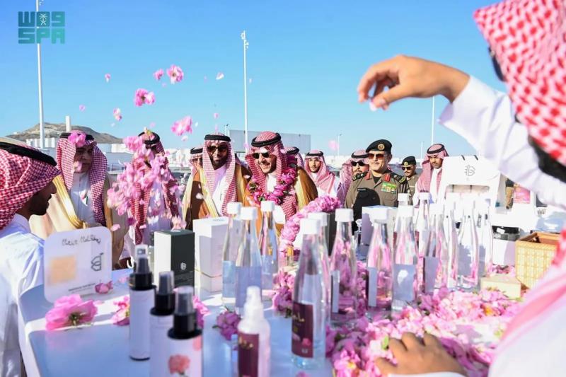 تدشين مهرجان مزارعي الورد في الطائف بالسعودية