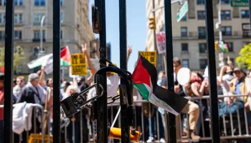 المظاهرات المؤيدة للفلسطينيين «جريمة».. قمع وتكميم الأفواه بالجامعات الأمريكية