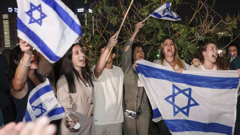 عائلات المحتجزين الإسرائيليين يطالبون: وافقوا على المطالب وأنهوا حرب غزة