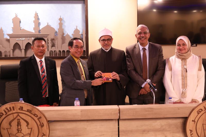 جامعة الأزهر وحسن الدين بإندونيسيا يعلنان أول شراكة علميَّة بافتتاح مركز تعليم اللغة العربية