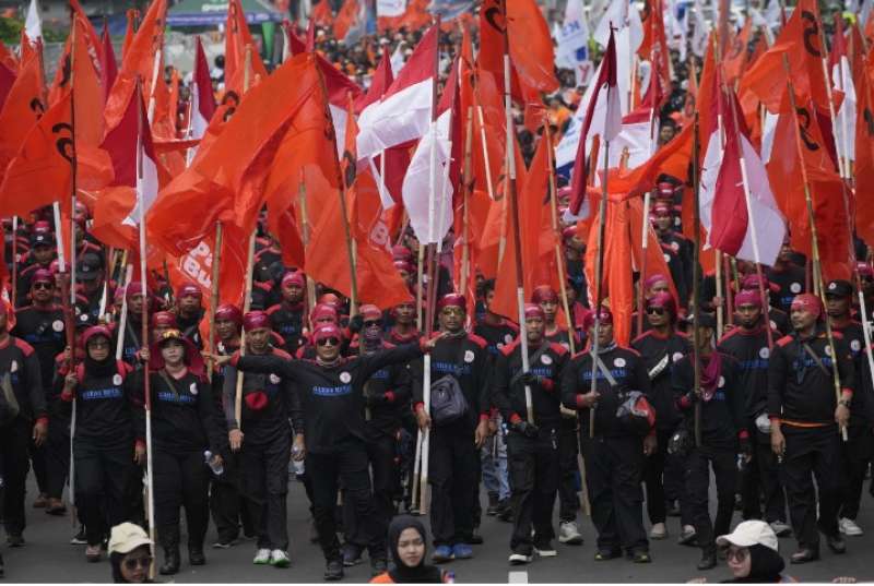 العمال حول العالم| مظاهرات واحتجاجات بالدول.. وقضية فلسطين تشعل المسيرات