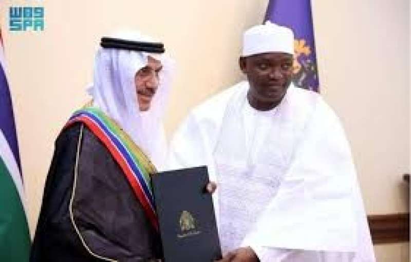 لجهوده فى دعم افريقيا    رئيس غامبيا يكرّم رئيس البنك الإسلامي للتنمية بوسام القائد الأكبر للجمهورية