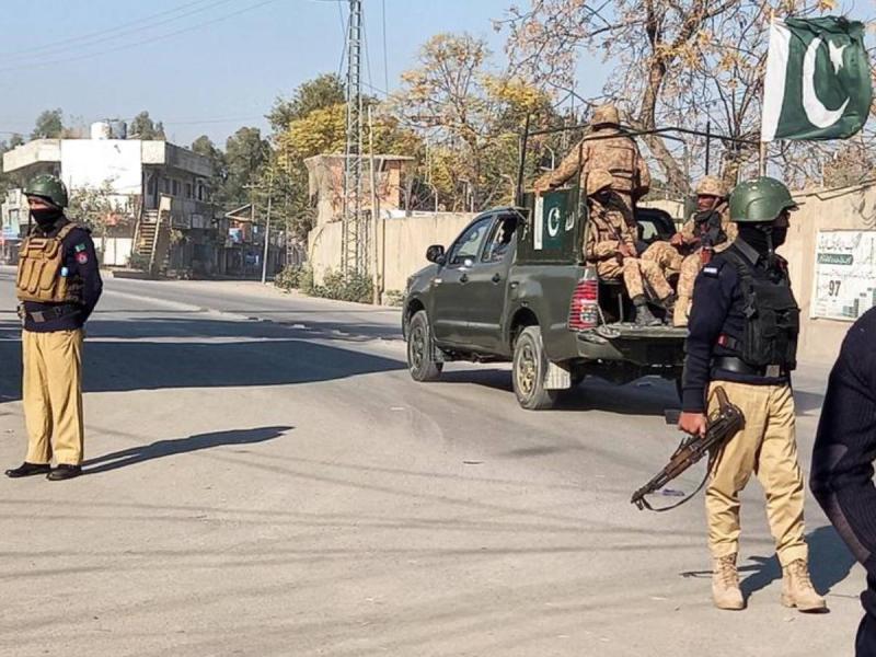 الجيش الباكستاني يواجه الإرهاب في وزيرستان الشمالية.. تصفية 6 إرهابيين ومداهمة مخبأهم