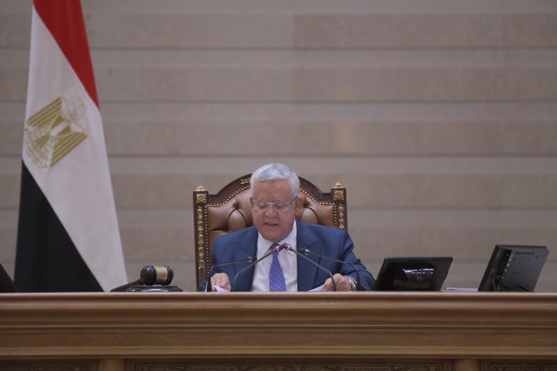 البرلمان المصرى ينتقد الحكومة لعدم الاستفادة من القروض والمنح الاجنبية