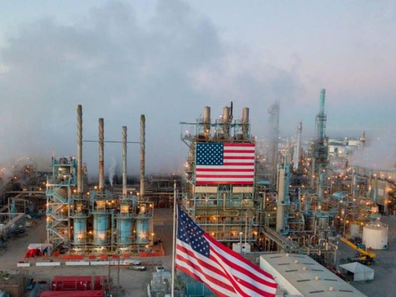 رويترز: البنزين يرتفع في أمريكا ومخزونات النفط الخام تنخفض