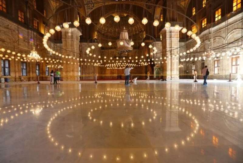 بعد مشاركة سلطان طائفة البهرة في افتتاح مسجد السيدة زينب.. تعرف على دورهم في ترميم المقامات في مصر