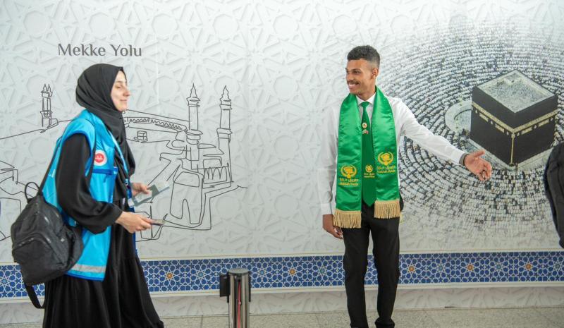 الداخلية السعودية تواصل خدمة ضيوف الرحمن عبر صالات مطار إيسنبوغا الدولي