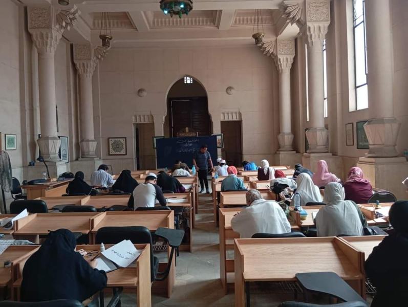 الجامع الأزهر: 350 دارس يؤدون اختبارات المستوى الأول برواق الخط العربي