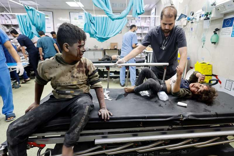 الصحة الفلسطينية توجه نداء استغاثة لتوفير مولدات كهربائية لمستشفيات قطاع غزة