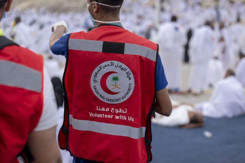 خدمات طبية سريعة.. الهلال الأحمر السعودي يوفر متطوعين لخدمة المرضى بمكة والمدينة