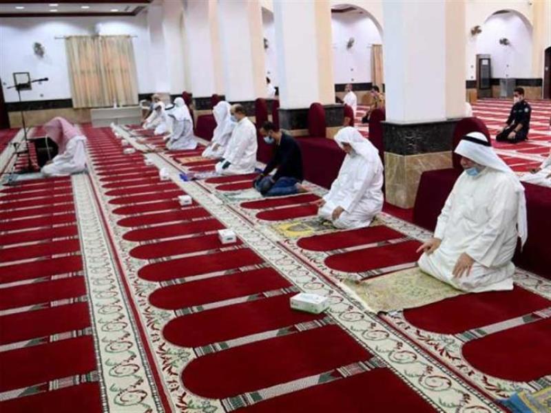 الإفتاء المصرية توضح حكم إلقاء السلام على الجالسين في المسجد