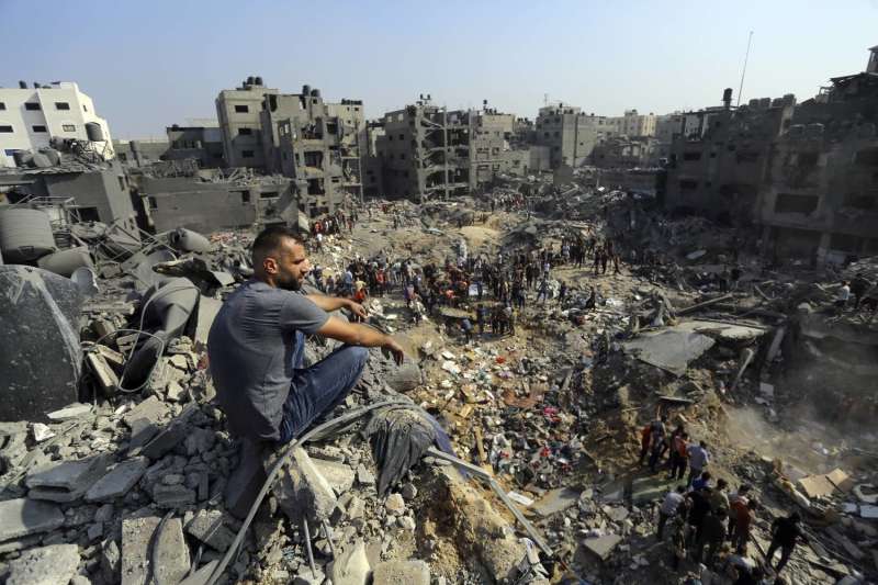 260 يوما من العدوان.. جيش الاحتلال الإسرائيلي يواصل قصف قطاع غزة