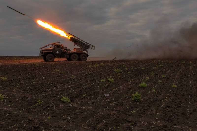 مقتل شخصين وإصابة 22 آخرين في هجوم صاروخي أوكراني على القرم