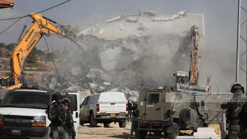 هدم وحرق منازل الفلسطينيين واقتحام الأقصى.. ماذا يحدث في الضفة الغربية ؟