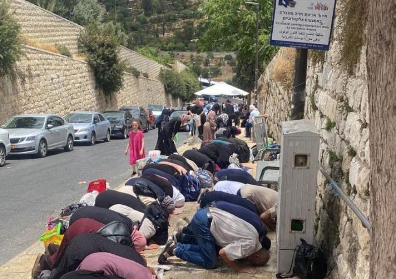الاحتلال الإسرائيلي يمنع الصلاة في المسجد الأقصى.. تفاصيل