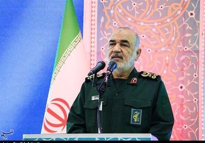 قائد الحرس الثوري الإيراني يكشف موقفه من الرئيس بزشكيان