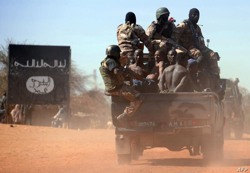 إفريقيا في قفص الإرهاب.. داعش والقاعدة يتنافسان على خلافة الظلام