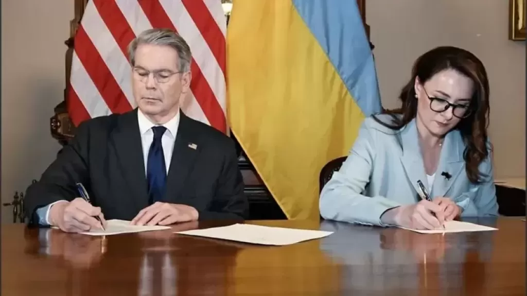 هل يتحول ترامب لدعم موقفها أمام روسيا؟.. أمريكا وأوكرانيا يوقعان «اتفاقية تاريخية» لاستغلال المعادن النادرة