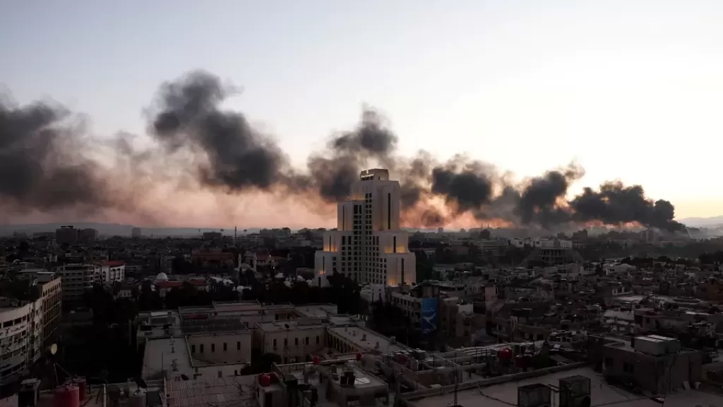 إبادة براً وجواً.. أي مصير ينتظر سوريا وسط 40 غارة إسرائيلية يومياً؟