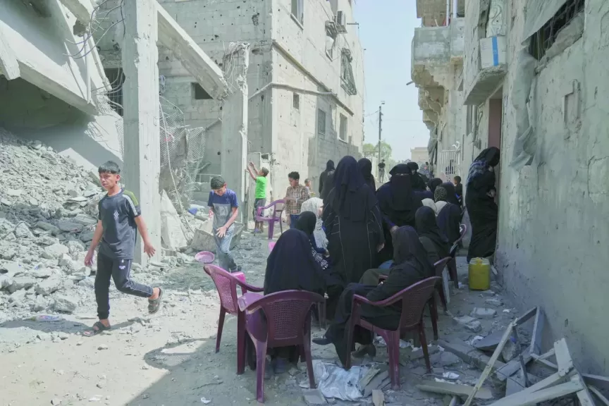 غزة تحت وطأة الفوضى.. بين تحديات مقاومة الاحتلال وصراع العصابات