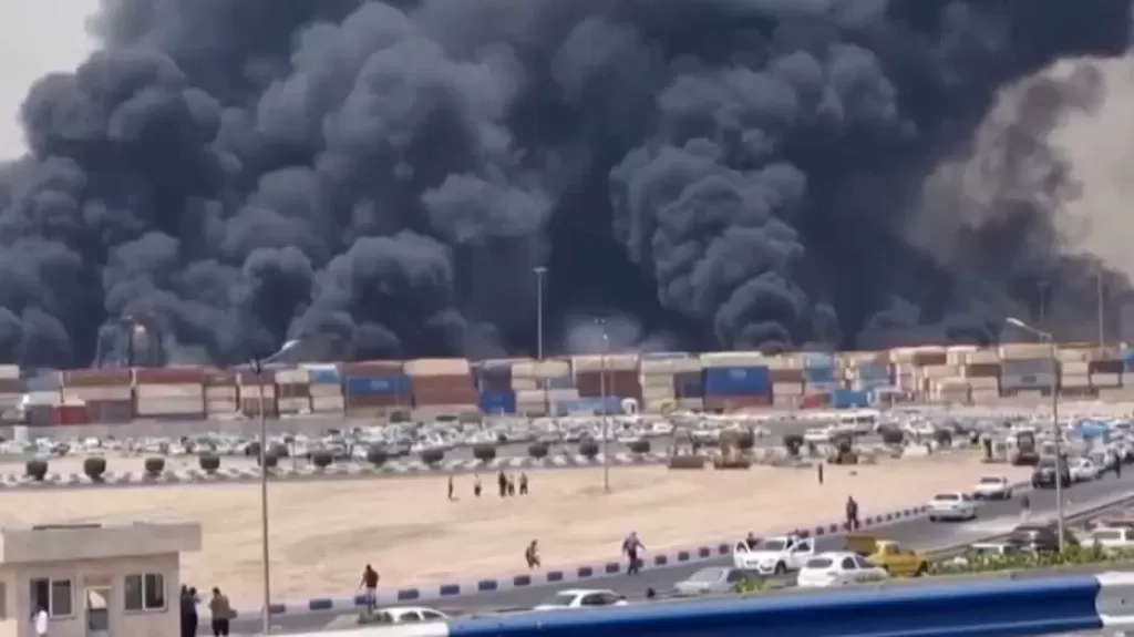 حريق هائل بثاني أكبر مدينة إيرانية.. تفاصيل