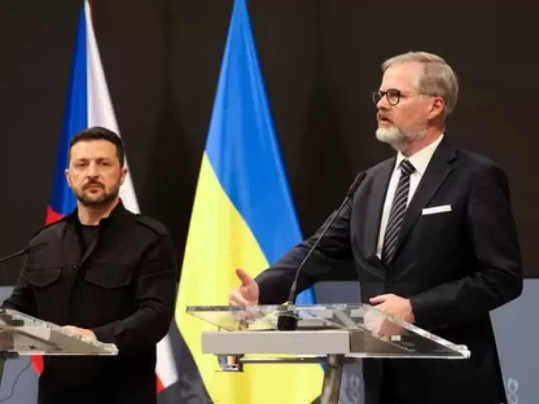 التشيك تدعم أوكرانيا بخطوات تصعيدية.. تدريب الطيارين وتسليح متواصل في ظل ضبابية الحل السياسي