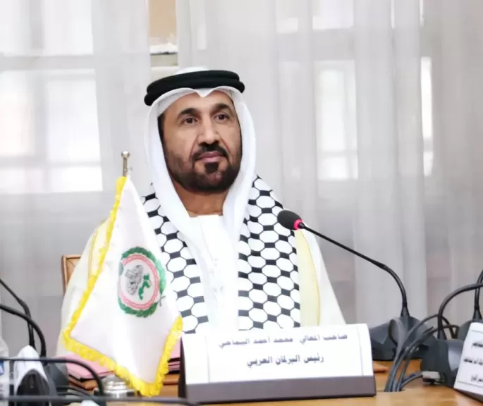 البرلمان العربي يدعو المجتمع الدولي لتأمين ممرات إنسانية عاجلة إلى غزة