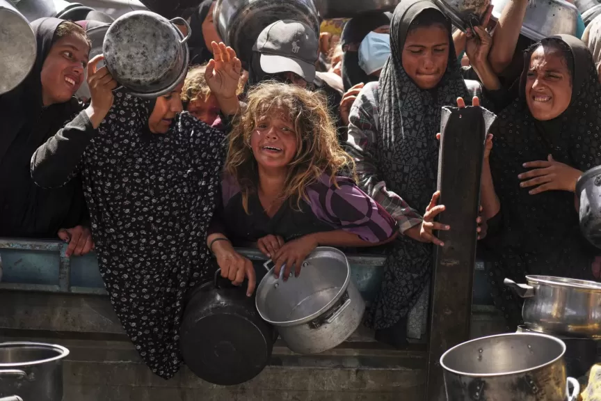 طبيب بريطاني: غزة أصبحت مسلخًا بشريًا